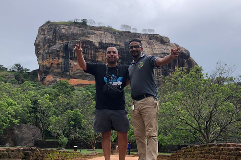 Sri Lanka: 6 Days and 5 Nights Highlight Tour With Guide 6 Days Tour with Car