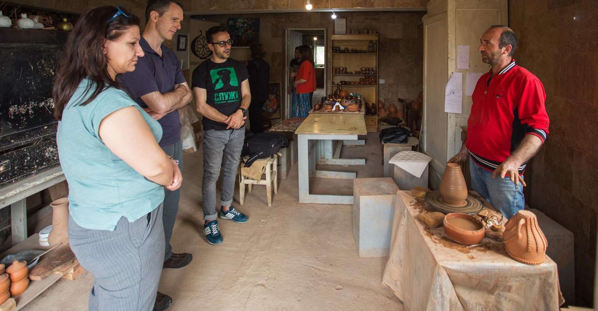 Discover the art of pottery under the guidance of an Armenia - Housity