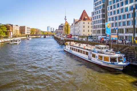 Berlin: Boat Tour Along the River Spree Evening City Sightseeing Cruise