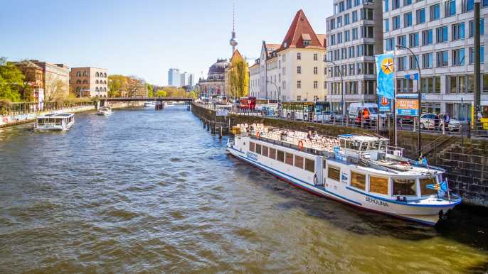 Berlin: Boat Tour Along the River Spree
