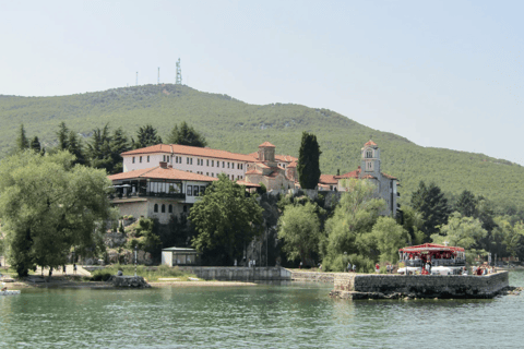 Kastoria: Private Lakes Tour to Pogradec, Ohrid & Bitola