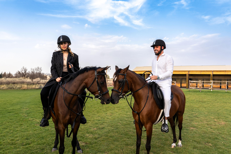 Dubai: Al Marmoom Oasis Horse Riding Experience with Snack 30-Minute Horse Ride with Hotel Pickup and Drop-Off