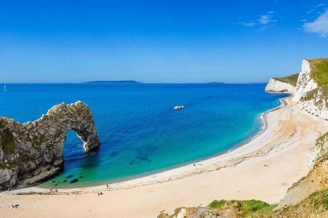 Private tour to Durdle Door, Corfe Castle, New Forest