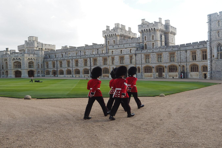 Exclusive Windsor Castle Entry, Audio Guide & Transportation