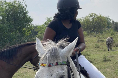 Kampala: Lake Mburo National Park & Horse Riding Tour