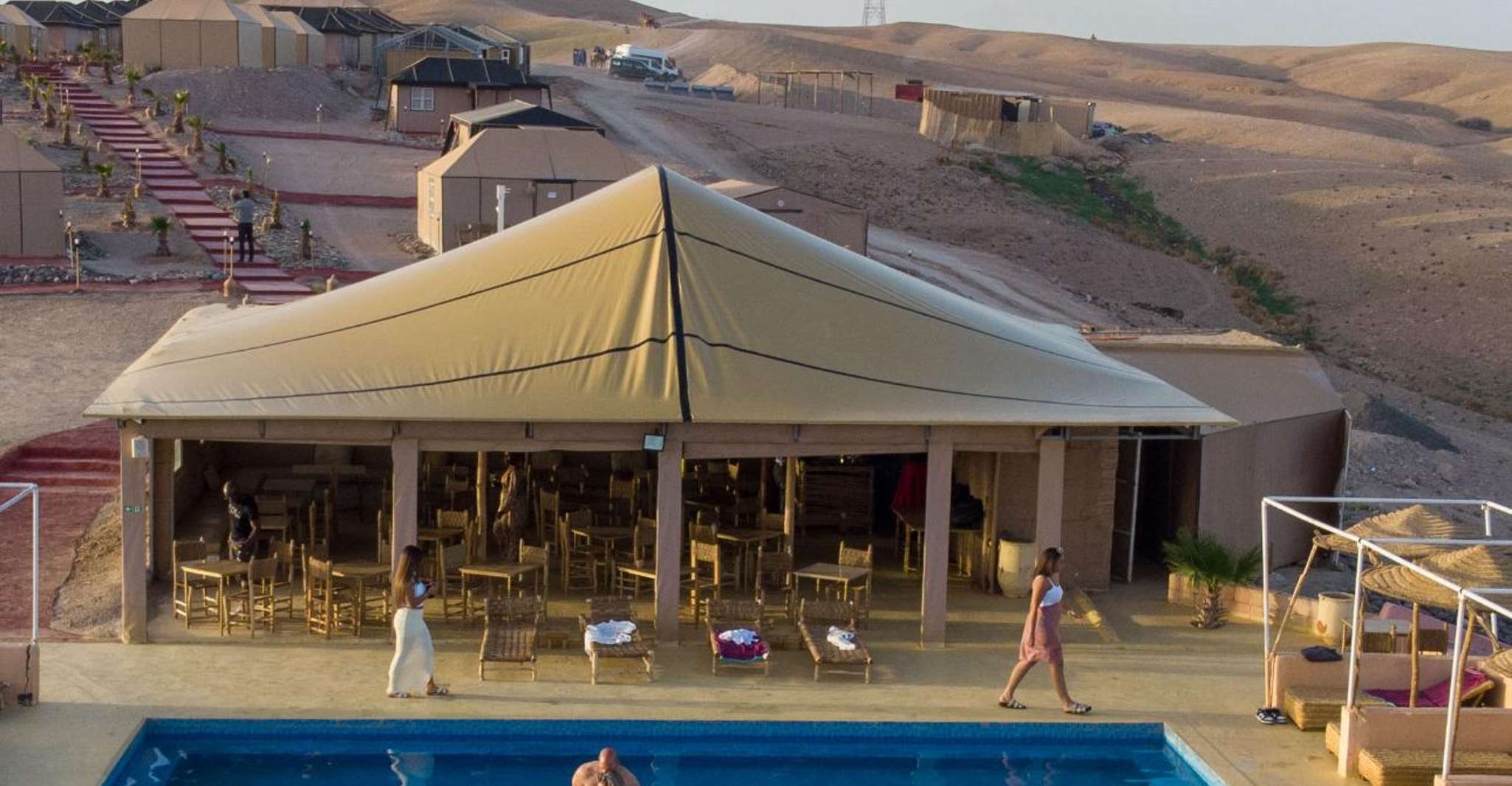 Marrakech, Agafay Desert Quad, camello o día de la piscina con el almuerzo - Housity