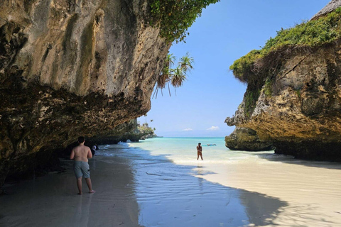 Zanzibar: Salaam Cave & Mtende Beach Hidden Paradise Tour