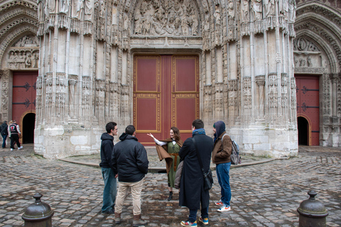 Walking tour with an Actor-Guide: Rouen with Joan of Arc Italian Shared Tour : 15 people maximum