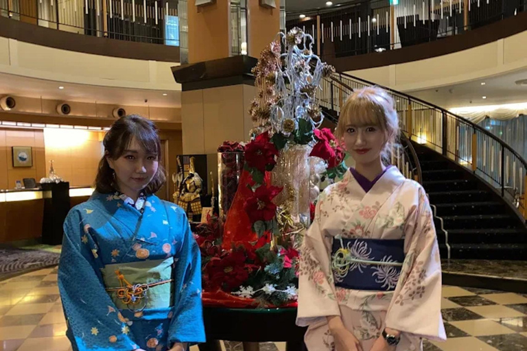 Kanazawa: Kimono Dressing & City Stroll Experience Ticket | Yukata Experience Course