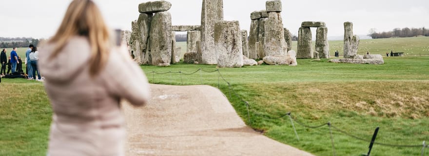 Au départ de Bristol : Excursion d'une journée à Stonehenge et dans les villages des Cotswolds