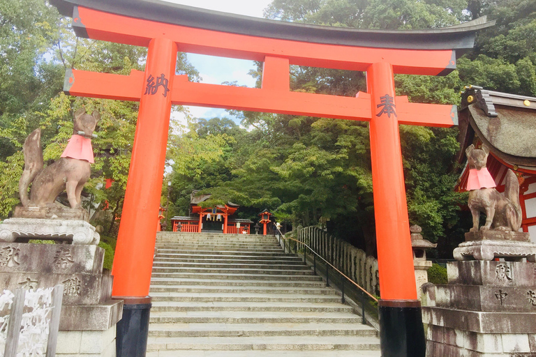 Kyoto: Tour guidato del Santuario Fushimi Inari e del Monte Inari