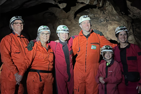 Guilin: Half Day Yanzi Cave Exploration Tour Guilin: Yanzi Cave Exploration Tour with Transfer