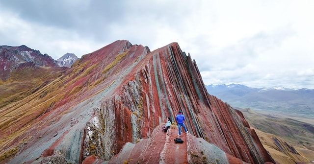 From Cusco: Guided Excursion to Pallay Punchu Mountain + All-You-Can-Eat Lunch