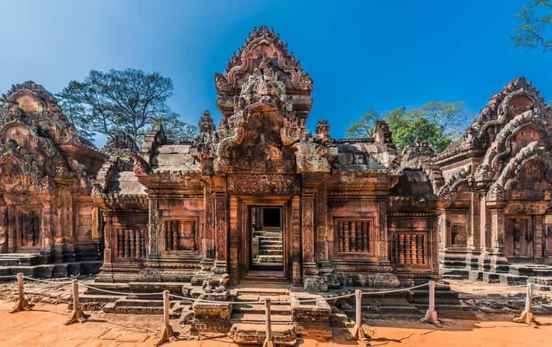 Siem Reap: Bantey Srei, Kbal Spean and Landmine museum