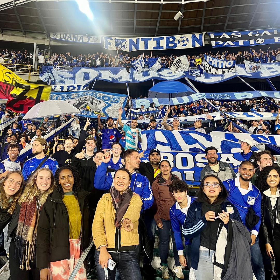Colagem de mídia
