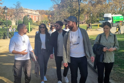 Barcelona: Old Town Private Walking Tour of Past and Present 2H - Guided tour in Spanish with Fábio