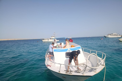 Hurghada: Privet 4-Hour small Boat Trip in the Red Sea