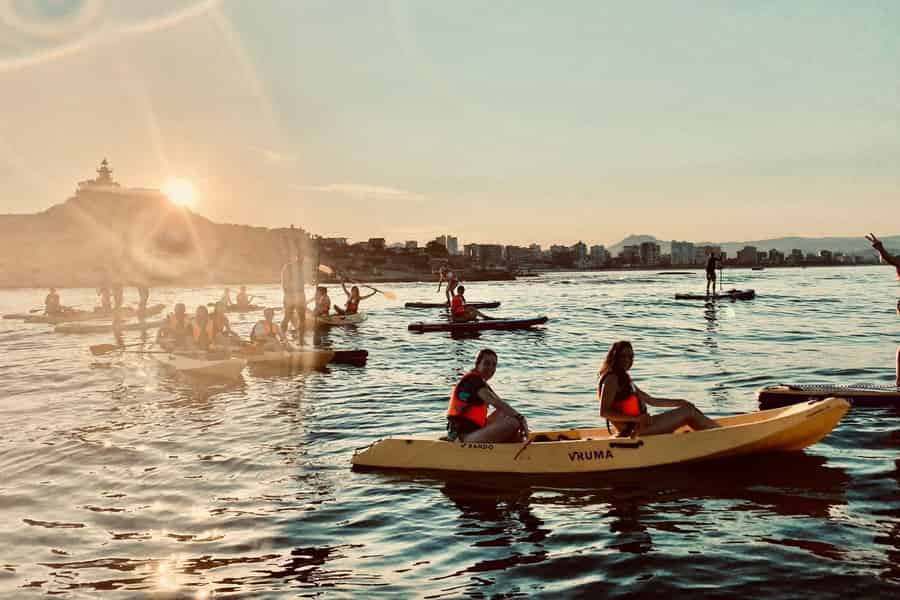 Verhuur van tweepersoonskajaks met snorkel of tapa en drankje