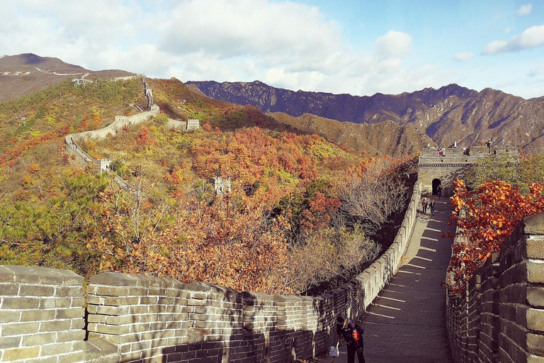 Beijing: Mutianyu Great Wall, Summer Palace Small Group Tour Group Tour with Spanish Speaking Tour Guide