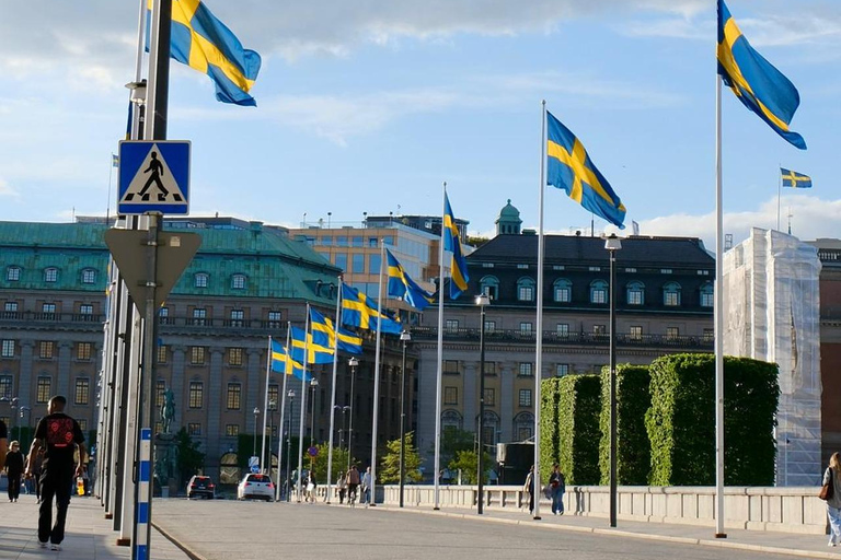 Stockholm: Walking tour from Medieval Town to Modern Capital German gamla stan