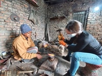 Couteau (khukuri) faisant une activité avec un forgeron - Housity