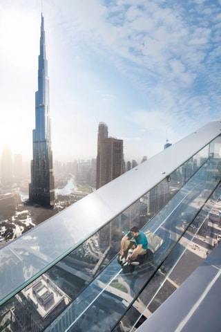 Dubai: Sky Views Observatory Toegang met Glazen Glijbaan & Eten