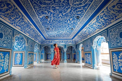 From Delhi: 2-Day Jaipur Tour with Palaces, Forts & Culture