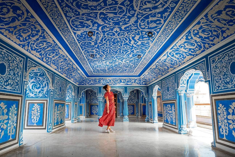 From Delhi: 2-Day Jaipur Tour with Palaces, Forts & Culture Tour with 4-Star Hotels
