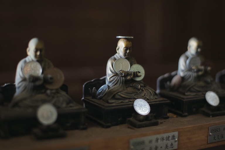 Hiroshima & Miyajima Full day Tour with Pro Photographer