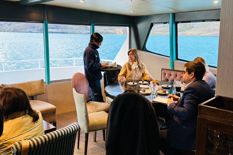 GLACIERS GOURMET Perito Moreno Navigation Full service VIP service *WITH* Transfer, Gourmet Menu & FOOTBRIDGES