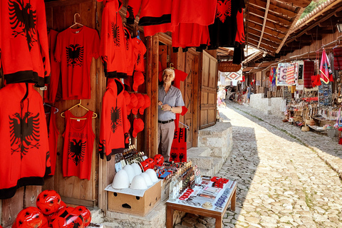 Au départ de Durres : visite de Kruje, de la montagne sacrée et du vieux bazar