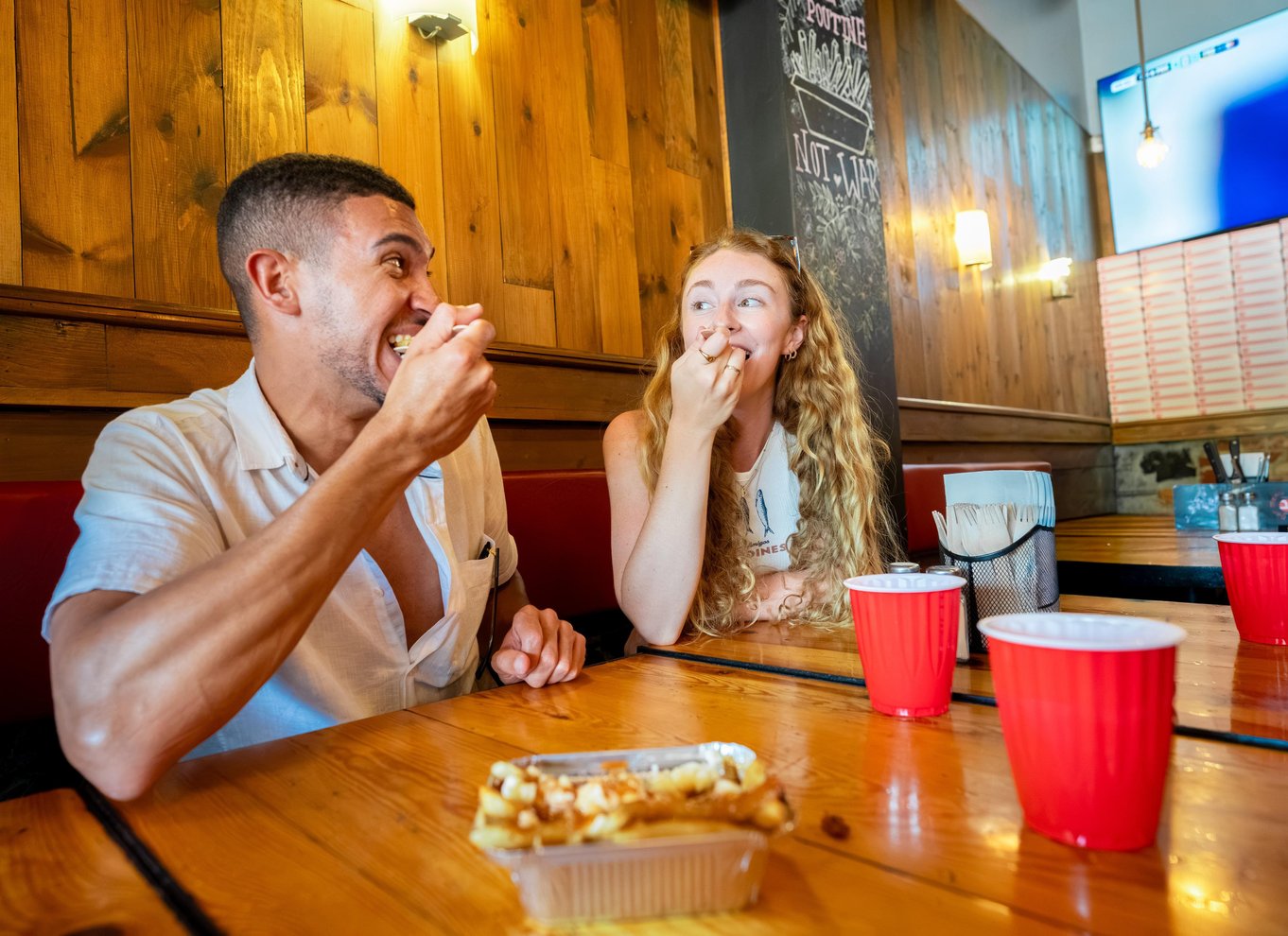 Montreal: Madtur i Mile End – bagels, røget kød og poutine