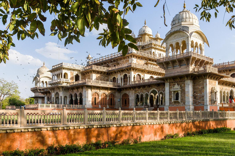 Tour Safari serale: Esplora Jaipur a bordo di una jeep scoperta