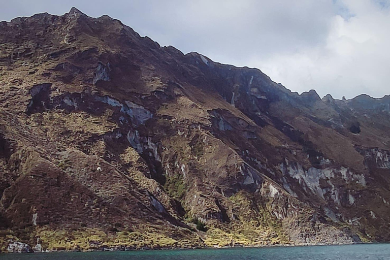 From Quito: Quilotoa Crater Day Tour with Market Visit