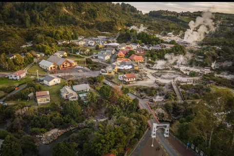 Auckland to Rotorua Private Custom Tour & Hotel Pickup