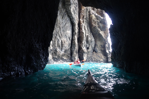 Avventura in kayak a Calheta: Tour della spiaggia di Zimbralinho o dell&#039;isolotto di Cal