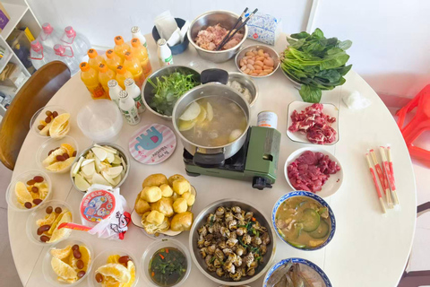 Guangzhou: Cooking Class with Local Family & Market Tour