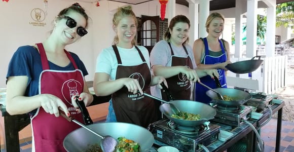 Chiang Mai: Thai Cooking and Market Tour with Lanna Smile