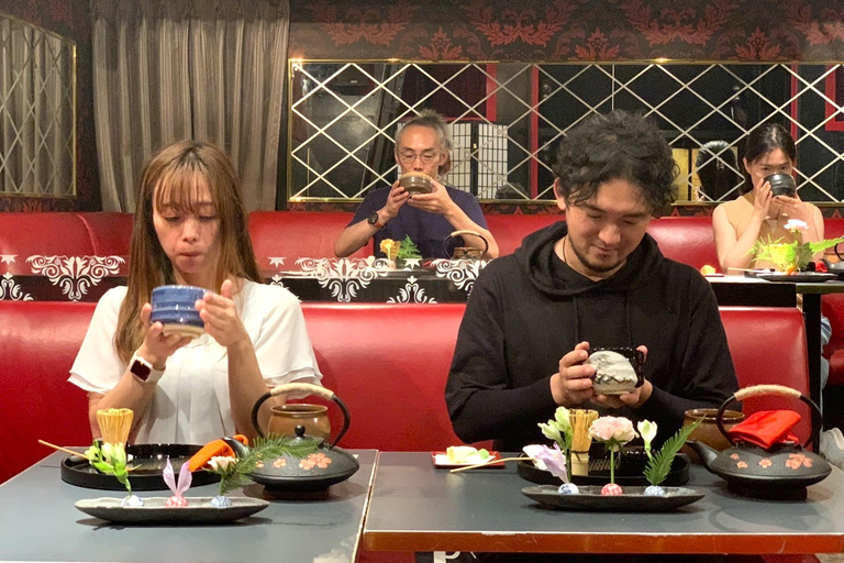 Tokio: ¡Disfruta de un espectáculo de cabaret al estilo japonés en Ginza!