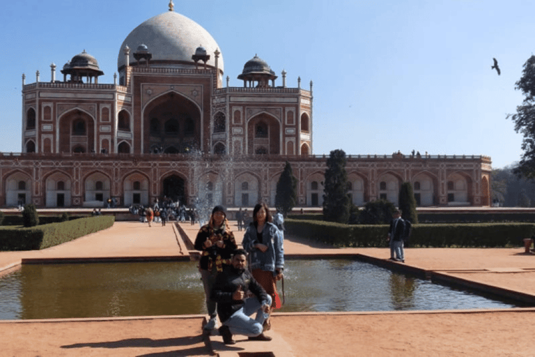 Nueva Delhi: Traslado al aeropuerto privado desde o hacia la ciudad