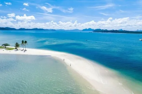 Hong Island Sunrise by Speed Boat From Phuket