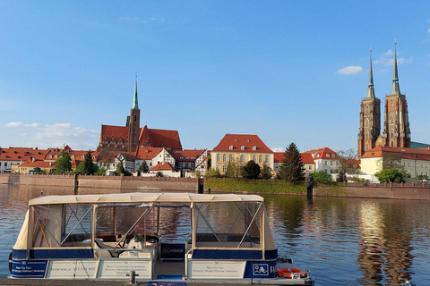 Wroclaw: Sunset Catamaran Cruise with Drink and Music