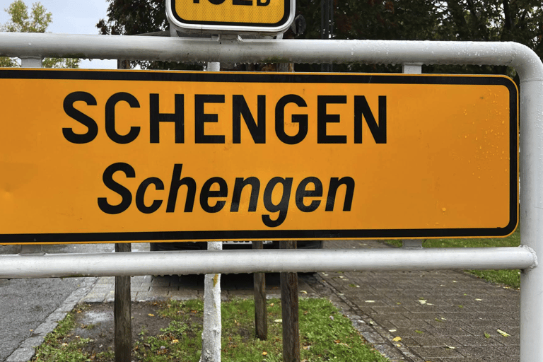 Treviri (Germania), Schengen e castello francese: tour da LussemburgoTrier (DE), Schengen &amp; French Castle: Tour from Luxembourg