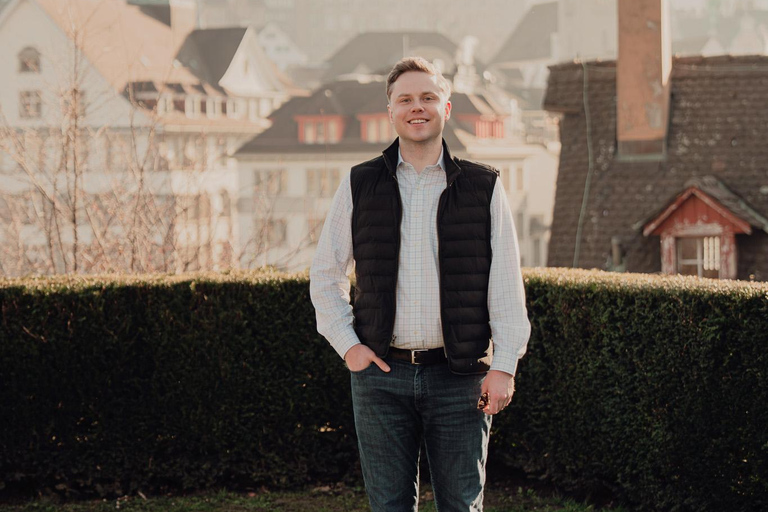 Zurich: Private Professional Photoshoot at Lindenhof