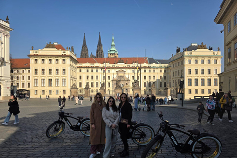 Prague Viewpoints & Historical Ebike Tour 4 Hours: Group E-Bike Tour