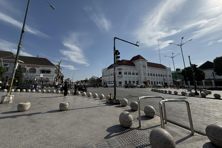 Yogyakarta: Sultan Palace and Water castle Guided Tour Water castle Guided Tour