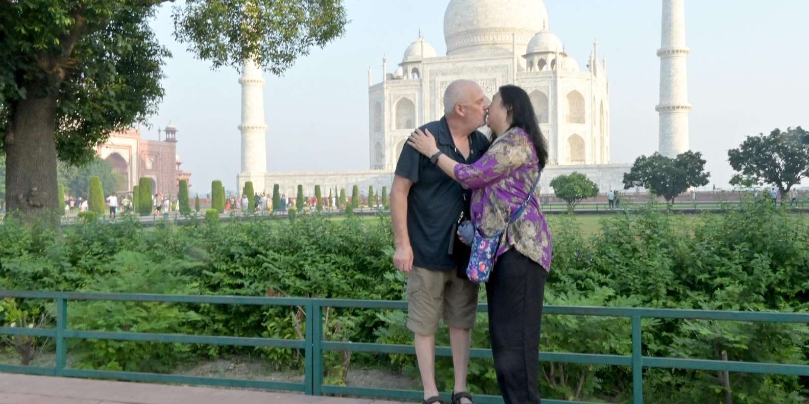 From Delhi: Taj Mahal Agra City Tour with Fatehpur Sikri