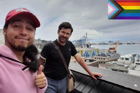 Valparaíso: LGBTour con corsa in funicolareValparaíso: tour LGBT con funicolare