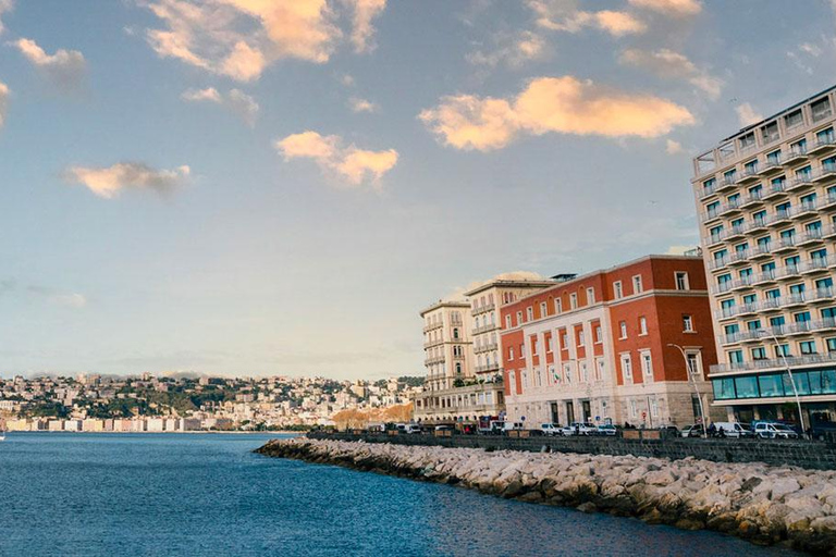 Napoli: tour del golfo all&#039;alba con colazione tipica in riva al mare