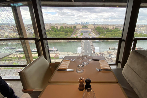 Von London aus: Tagestour nach Paris mit Mittagessen auf dem Eiffelturm